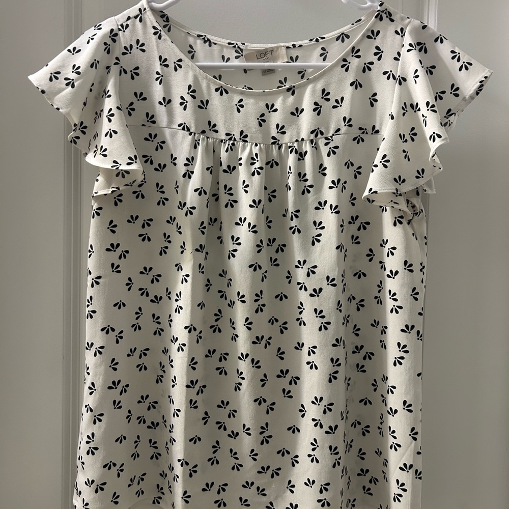 Loft Floral Print Ruffle Sleeve Top - White and Black